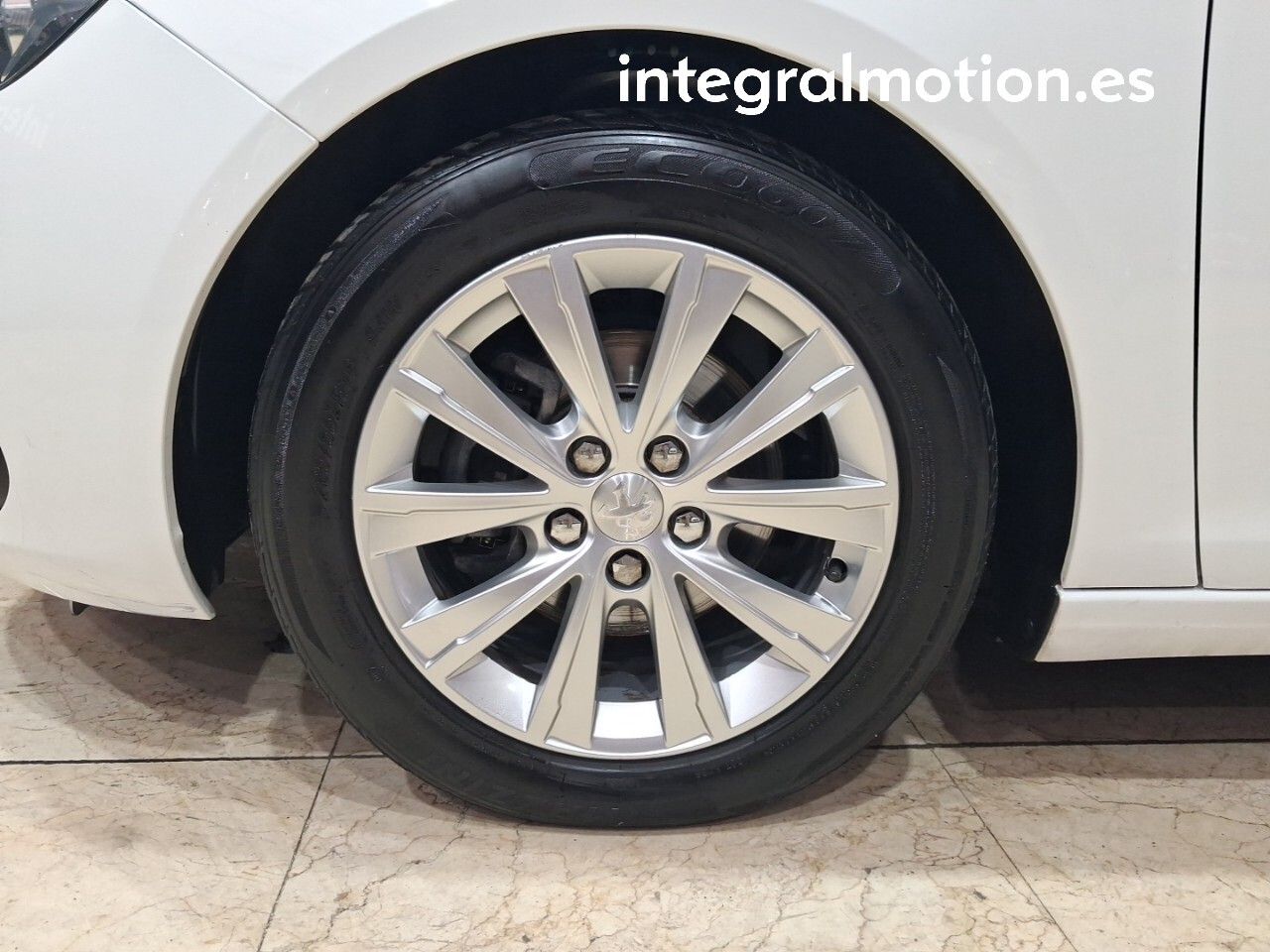 Peugeot 308 5P Style BlueHDi 100 S&S 6 Vel. MAN - foto 28