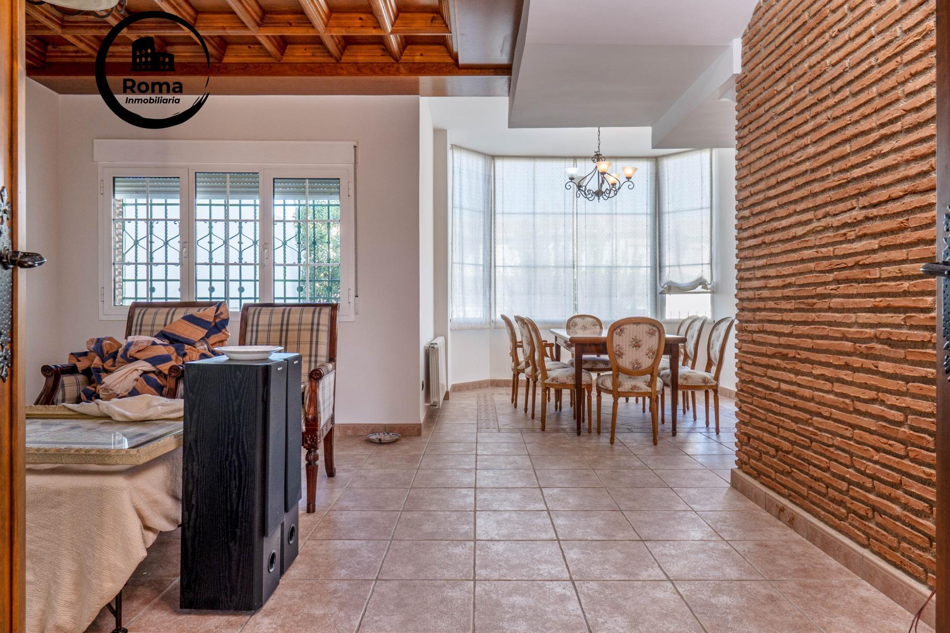 Chalet de 505 m2 construidos con piscina y jardines. 5 dormi - foto 13