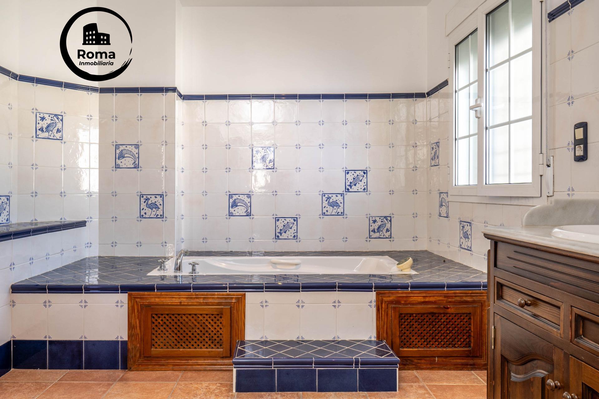 Chalet de 505 m2 construidos con piscina y jardines. 5 dormi - foto 49