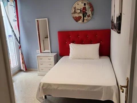 RENTABILIDAD 1.500€/MES | Amplio piso reformado con 2 patios - foto 8