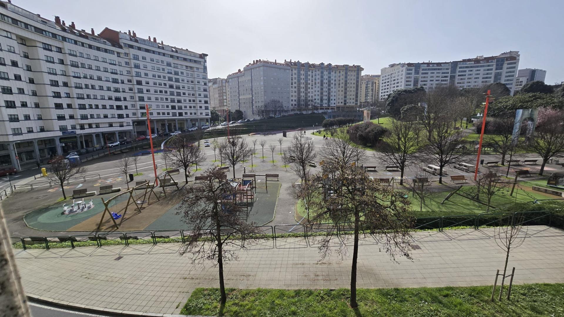 Alquiler piso 2 habitaciones y 2 baños en los Rosales, A Cor