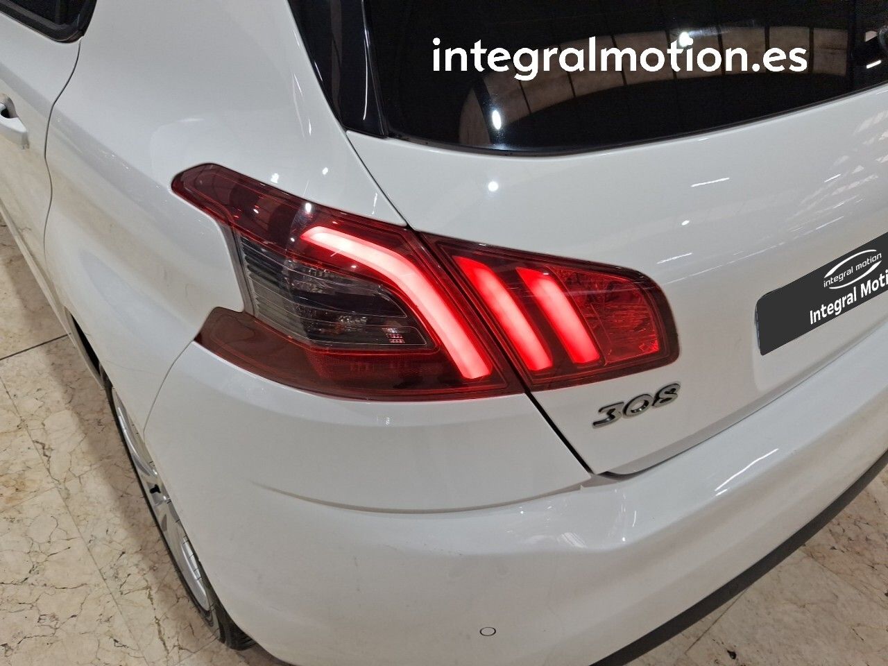 Peugeot 308 5P Style BlueHDi 100 S&S 6 Vel. MAN - foto 27