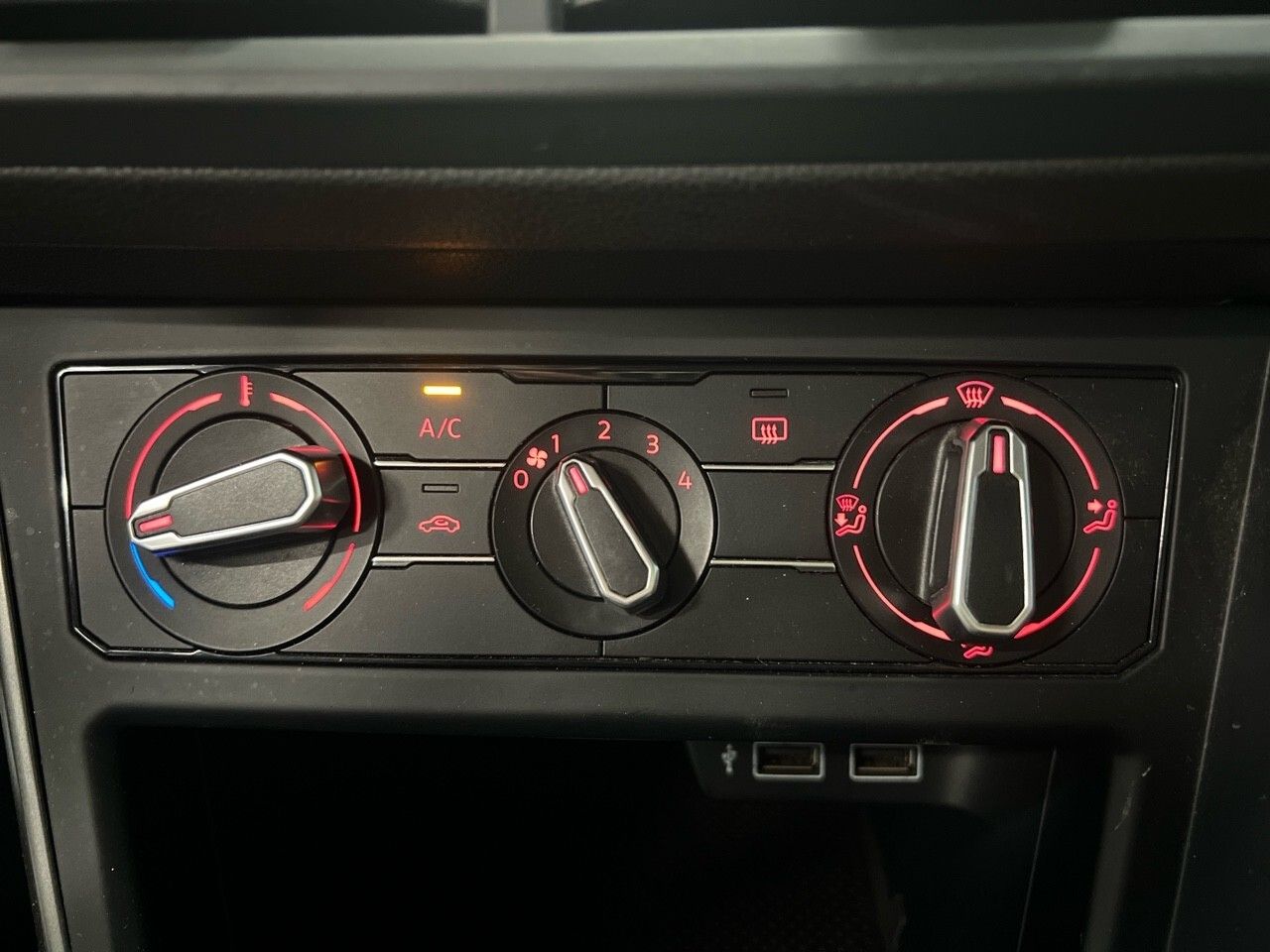 Volkswagen Polo Advance 1.6 TDI 70kW (95CV) - foto 16