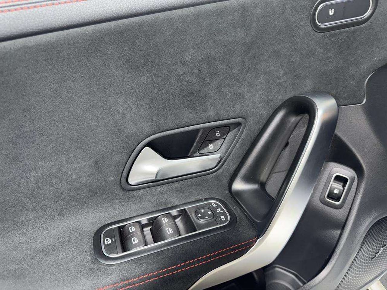 Mercedes CLA 250e AMG - foto 12