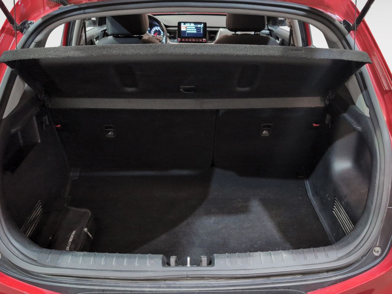 Kia Stonic Concept MHEV - foto 9