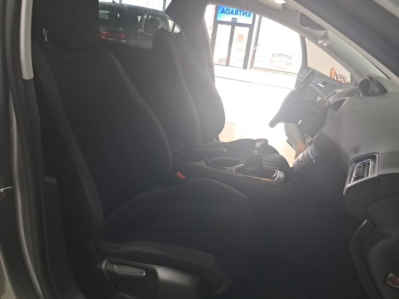 Peugeot 308 5p Style 1.6 BlueHDi 100 - foto 9