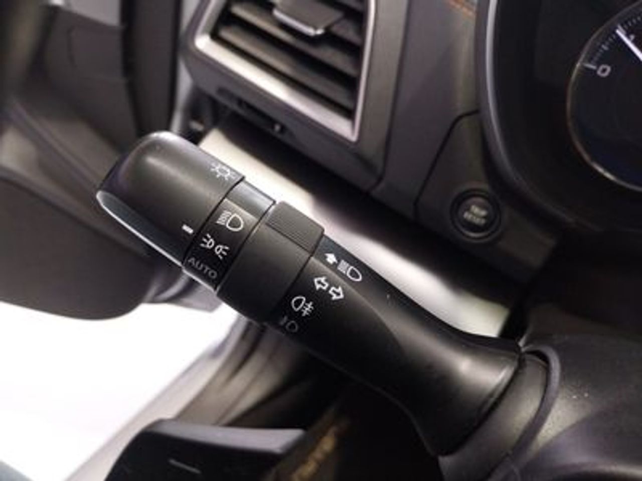 Subaru XV 2.0i Hybrid CVT Executive Plus - foto 13