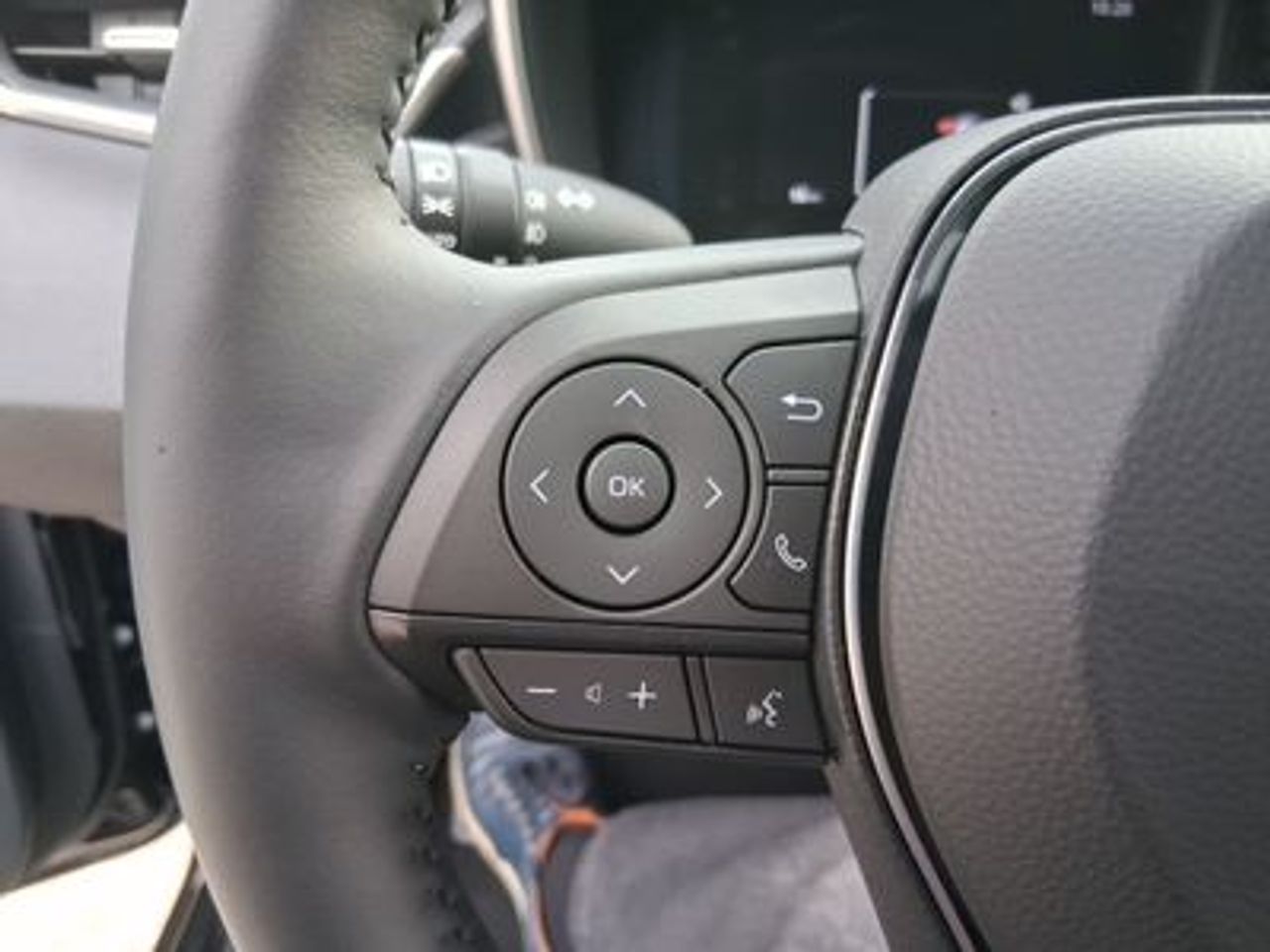 Suzuki Swace 1.8 GLE Hybrid - foto 11