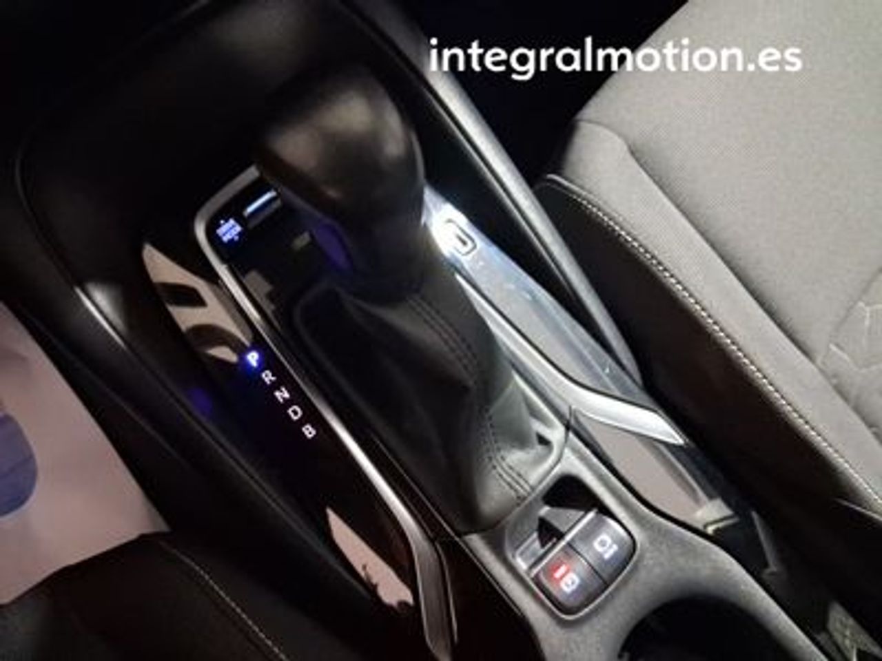 Toyota Corolla 1.8 125H ACTIVE TECH E-CVT - foto 16