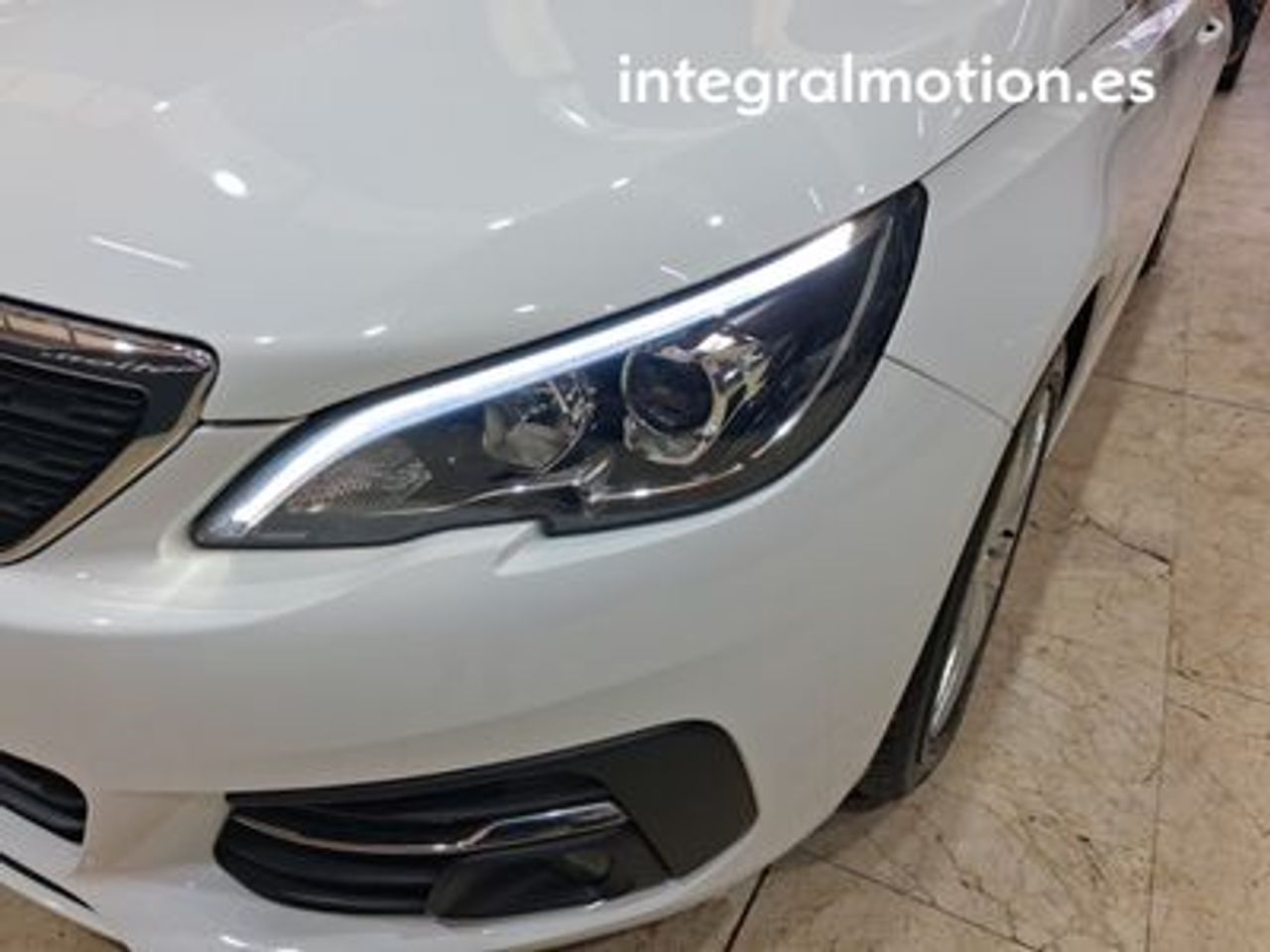 Peugeot 308 5P Style BlueHDi 100 S&S 6 Vel. MAN - foto 25