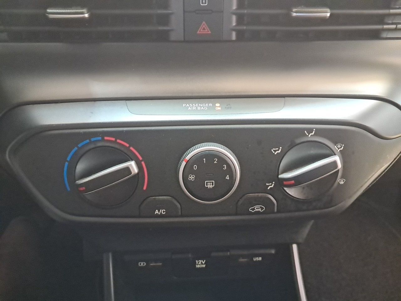 Hyundai i20 1.0 TGDI 74kW (100CV) 48V Essence - foto 11