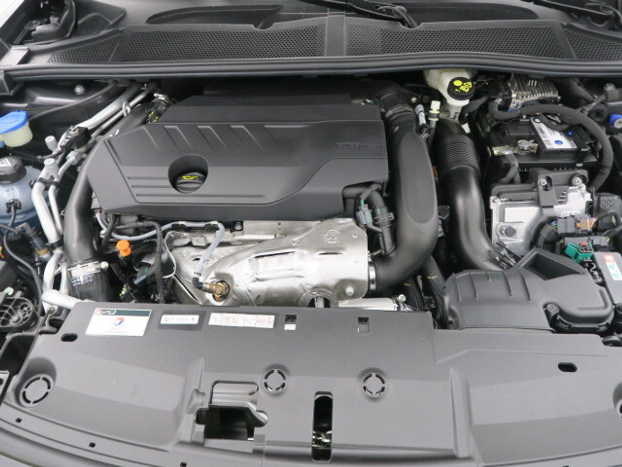 Peugeot 408 408 GT PHEV 225 e-EAT8 - foto 20