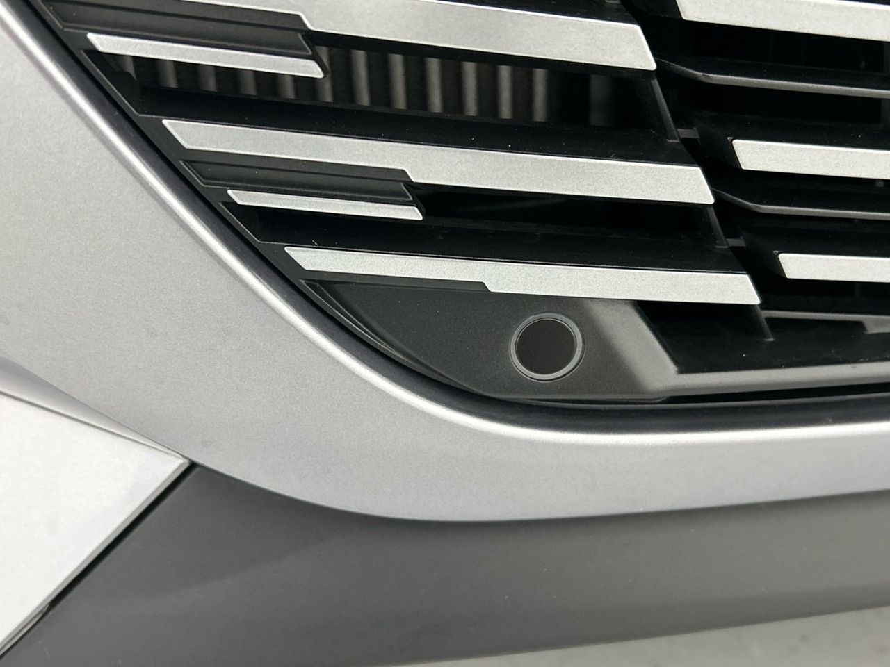 Peugeot 208 Allure Hybrid eDCS6 81 kW (110 CV) - foto 33