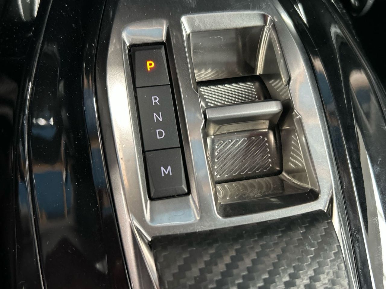 Peugeot 208 Allure Hybrid eDCS6 81 kW (110 CV) - foto 40