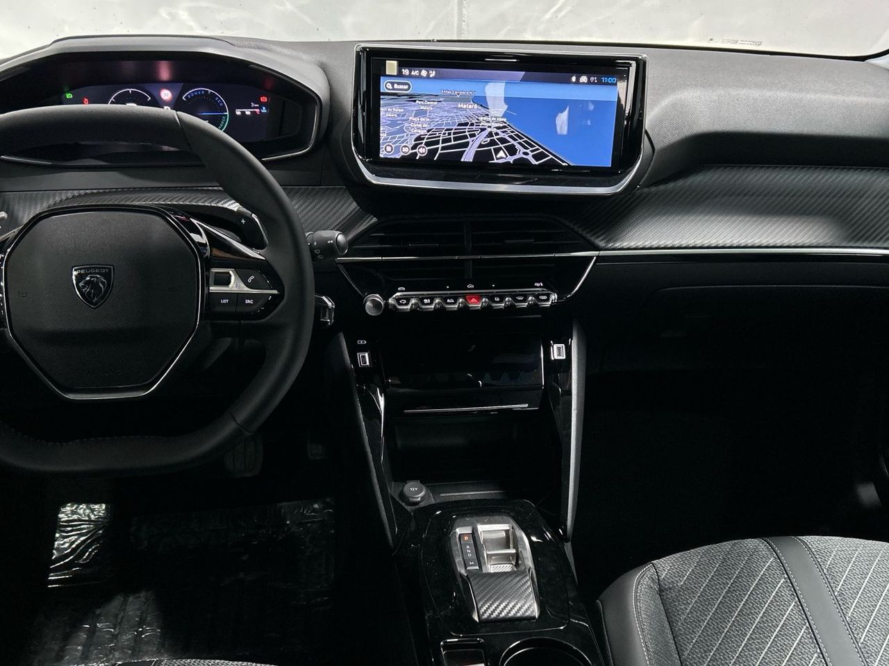 Peugeot 208 Allure Hybrid eDCS6 81 kW (110 CV) - foto 8