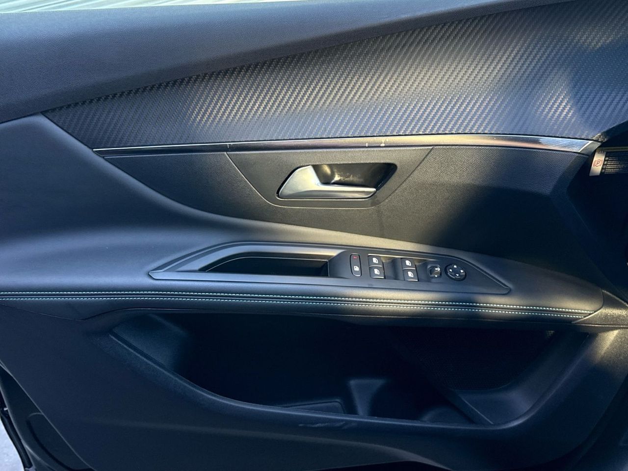 Peugeot 3008 PureTech 130 S&S Allure Pack 96 kW (130 CV) - foto 19