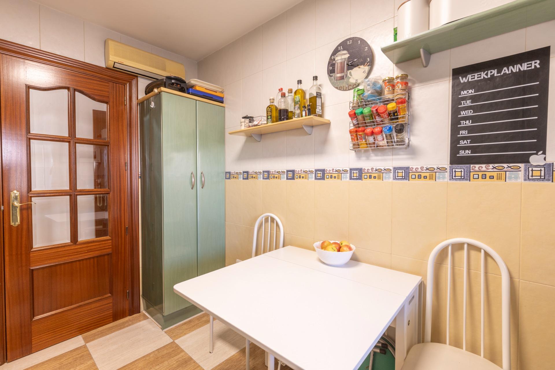 Casa en Armilla con terraza, patio y amplia cochera - foto 12