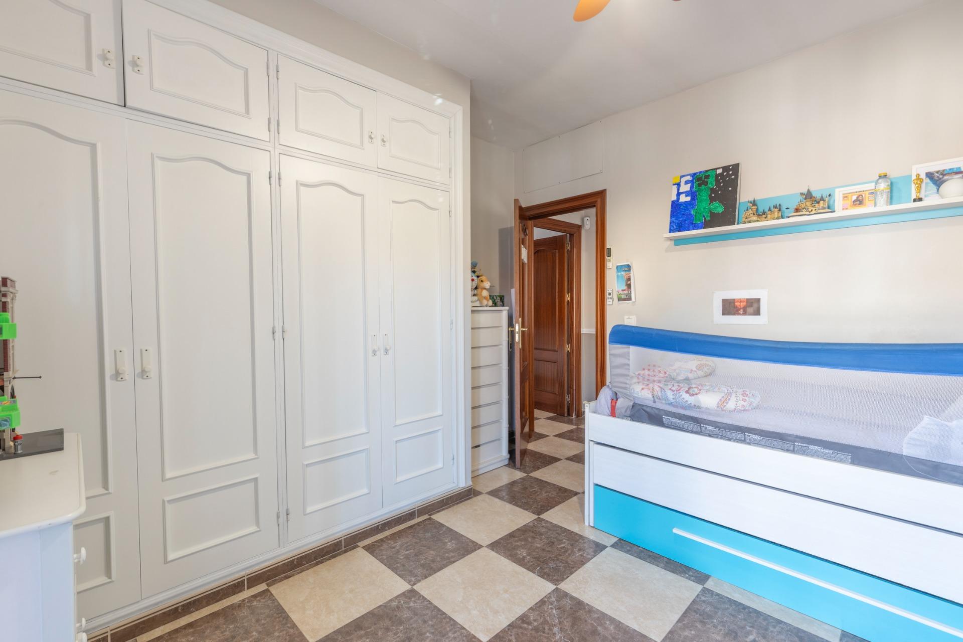 Casa en Armilla con terraza, patio y amplia cochera - foto 21