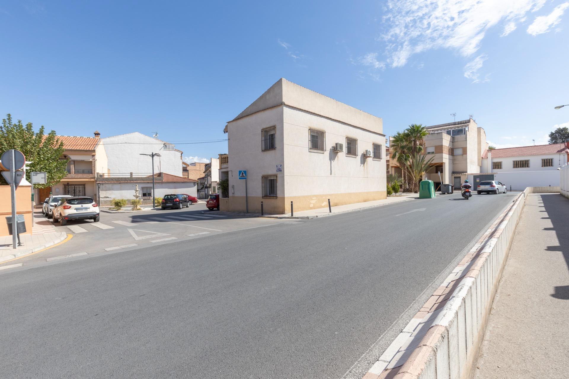 Casa en Armilla con terraza, patio y amplia cochera - foto 40