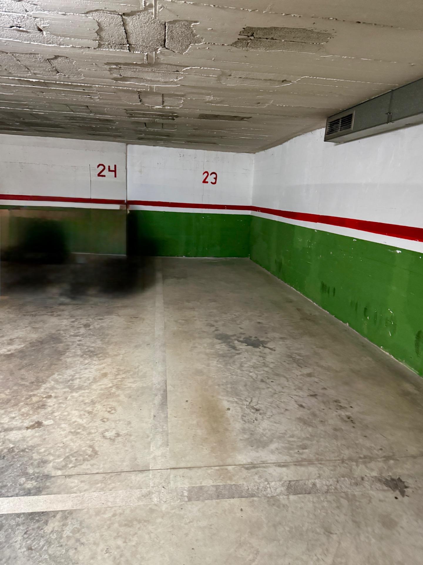 PLAZA DE PARQUING GRANDE EN OCATA