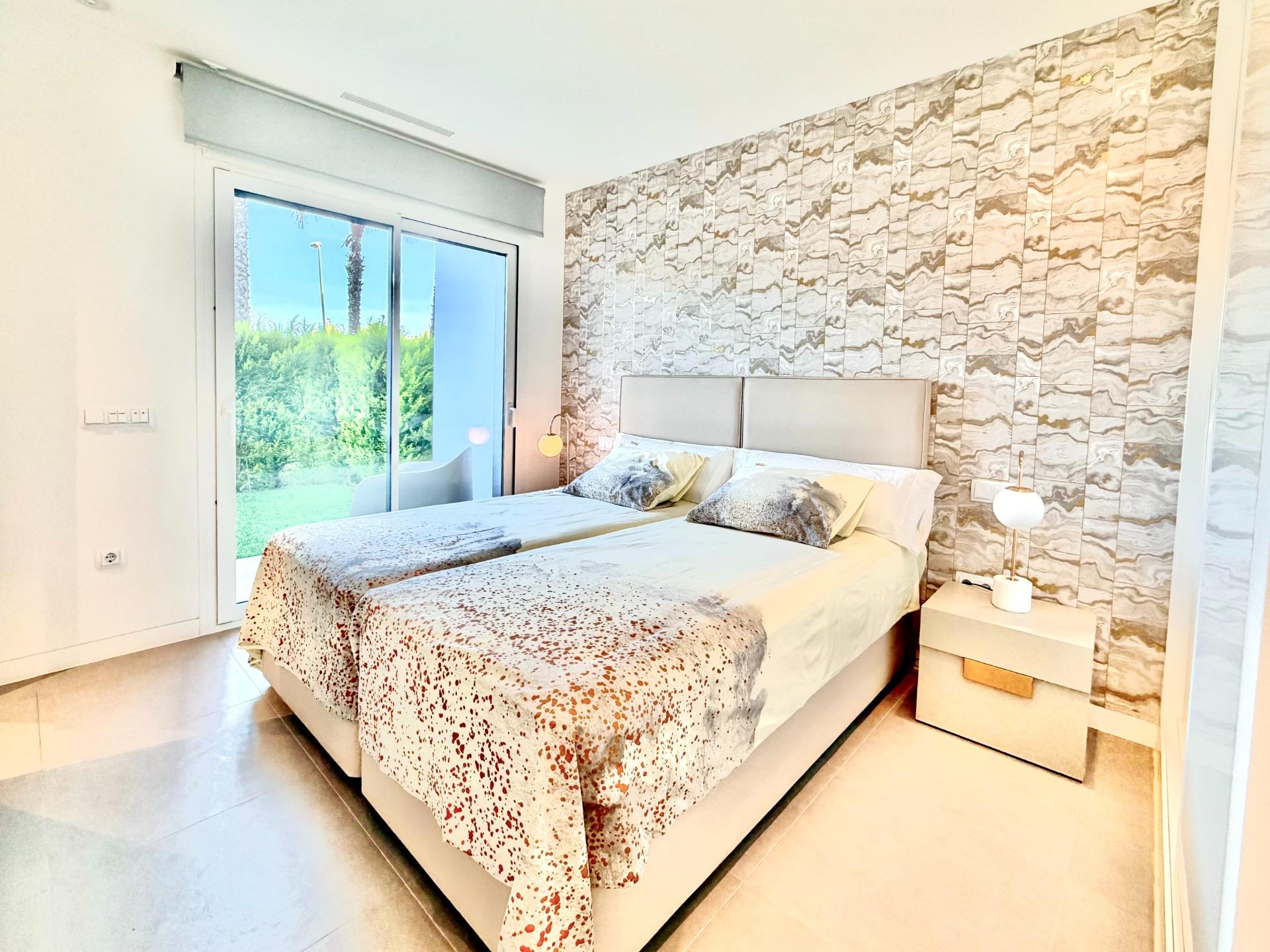 Precioso Apartamento en Planta Baja en Las Colinas Golf - foto 4