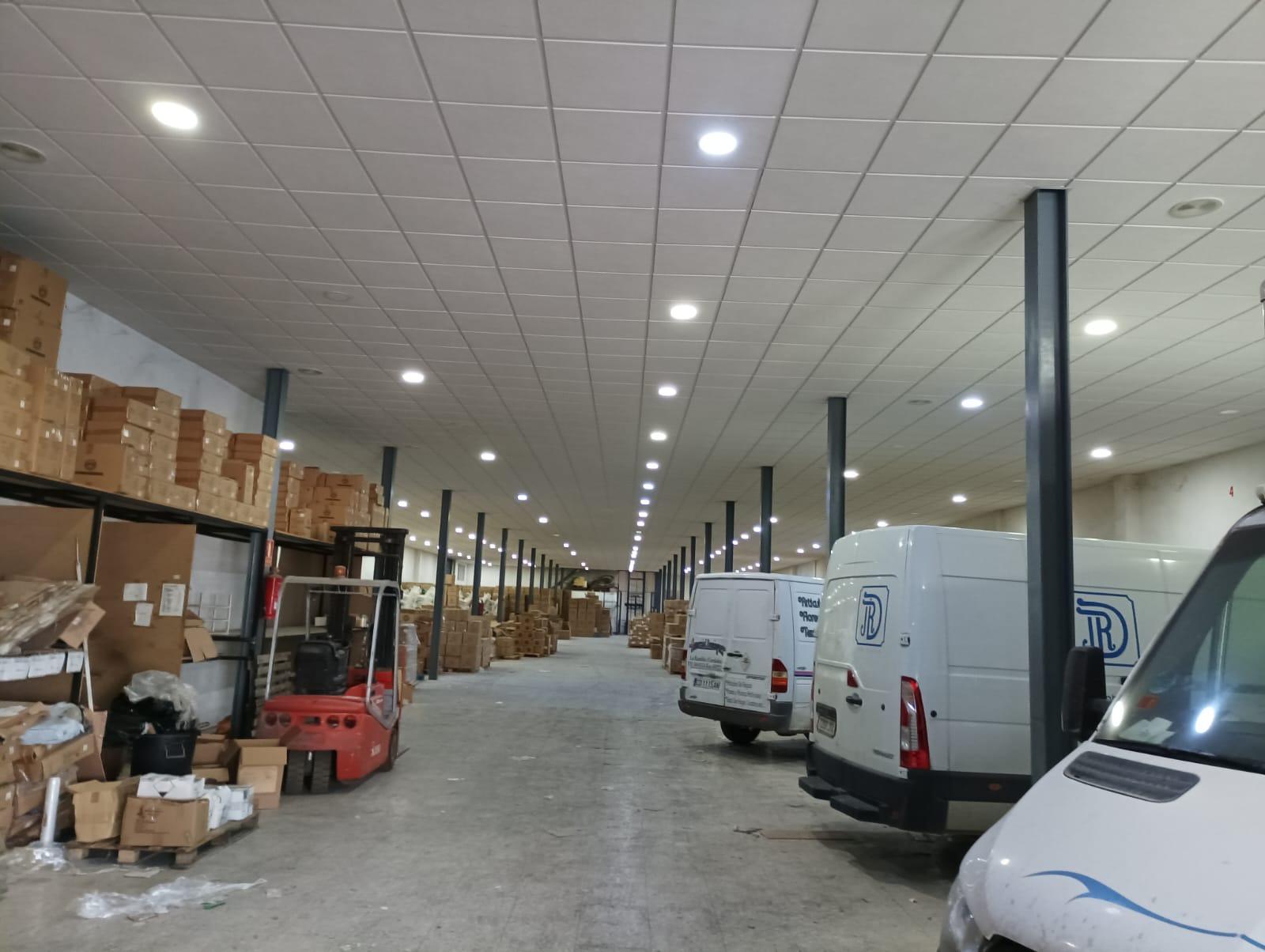 AMPLIA NAVE INDUSTRIAL EN LA RAMBLA, CORDOBA - OPORTUNIDAD U - foto 2