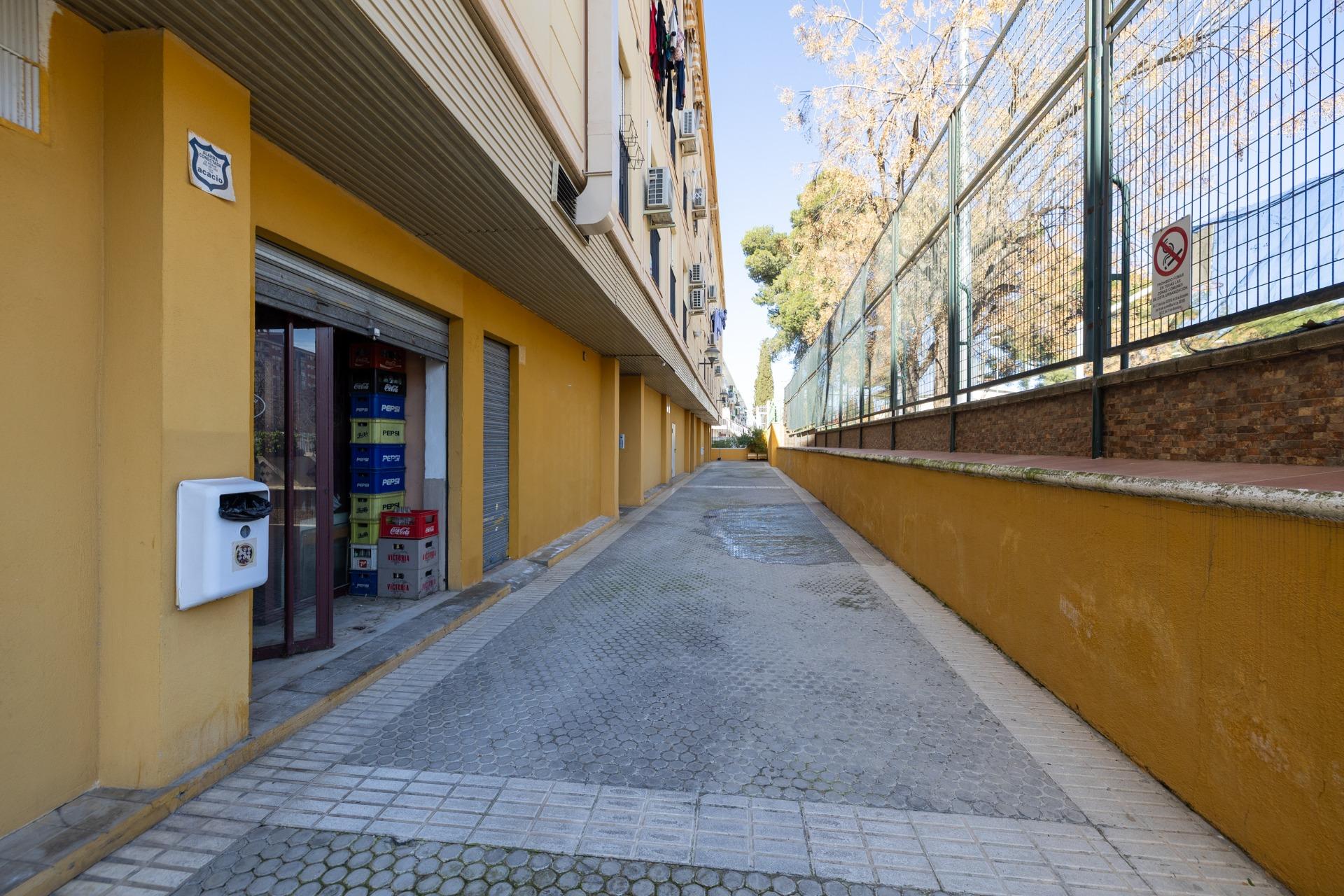 SE VENDE LOCAL COMERCIAL FRENTE estación DE AUTOBUSES - foto 23