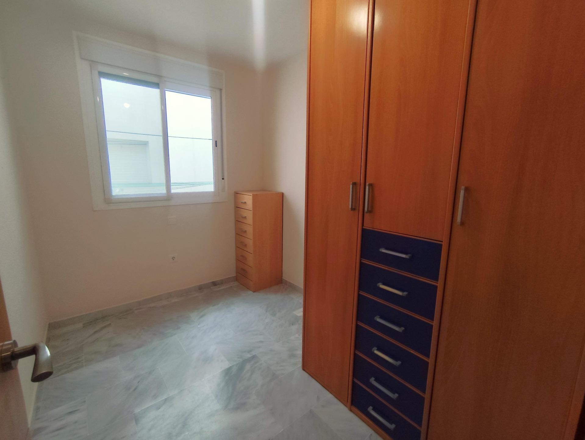 PISO MUY LUMINOSO EN RONDA DEL ESTERO SAN FERNANDO - foto 17