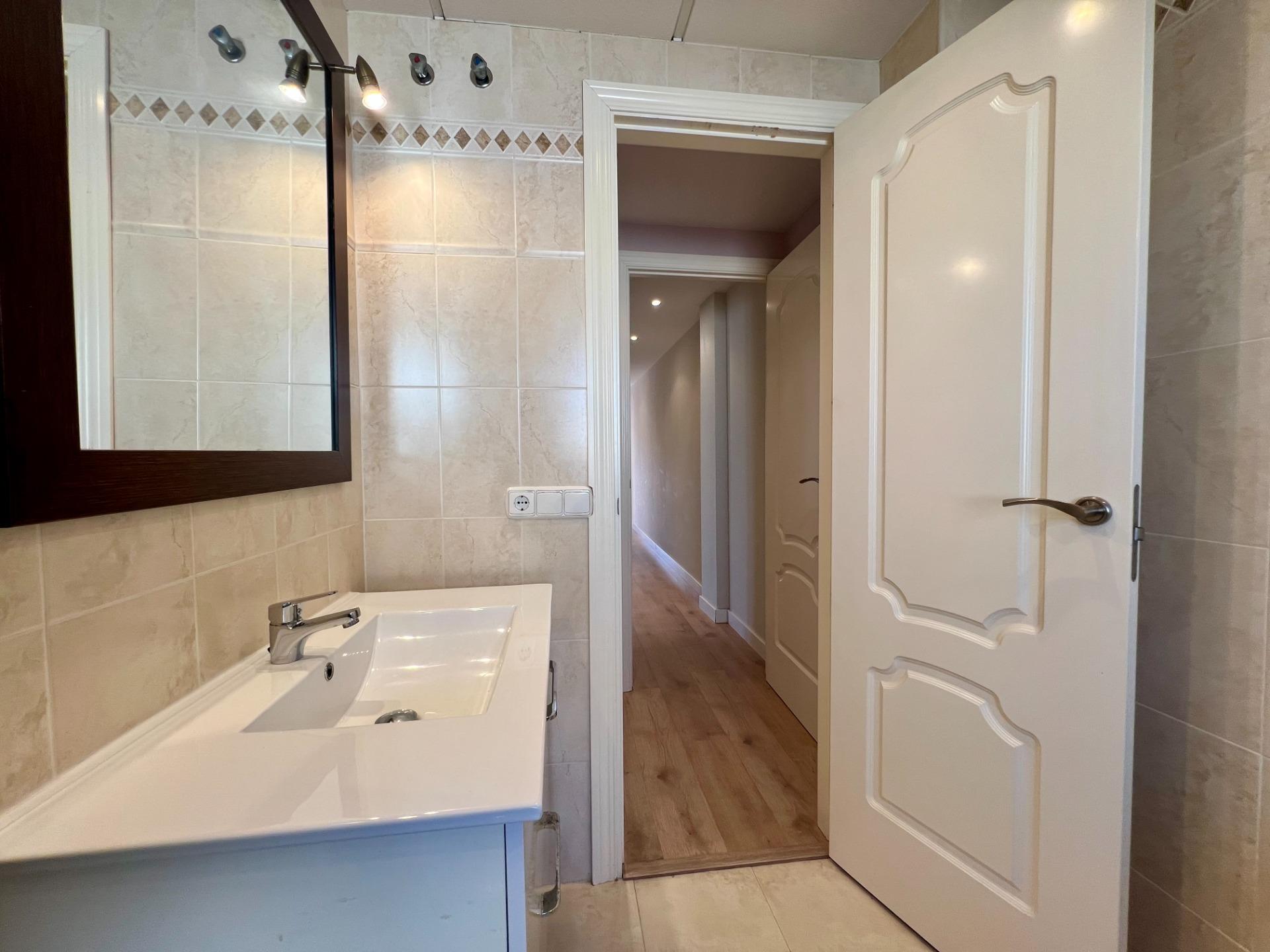 E. Descubre tu nuevo hogar en un espectacular dúplex en Los  - foto 8