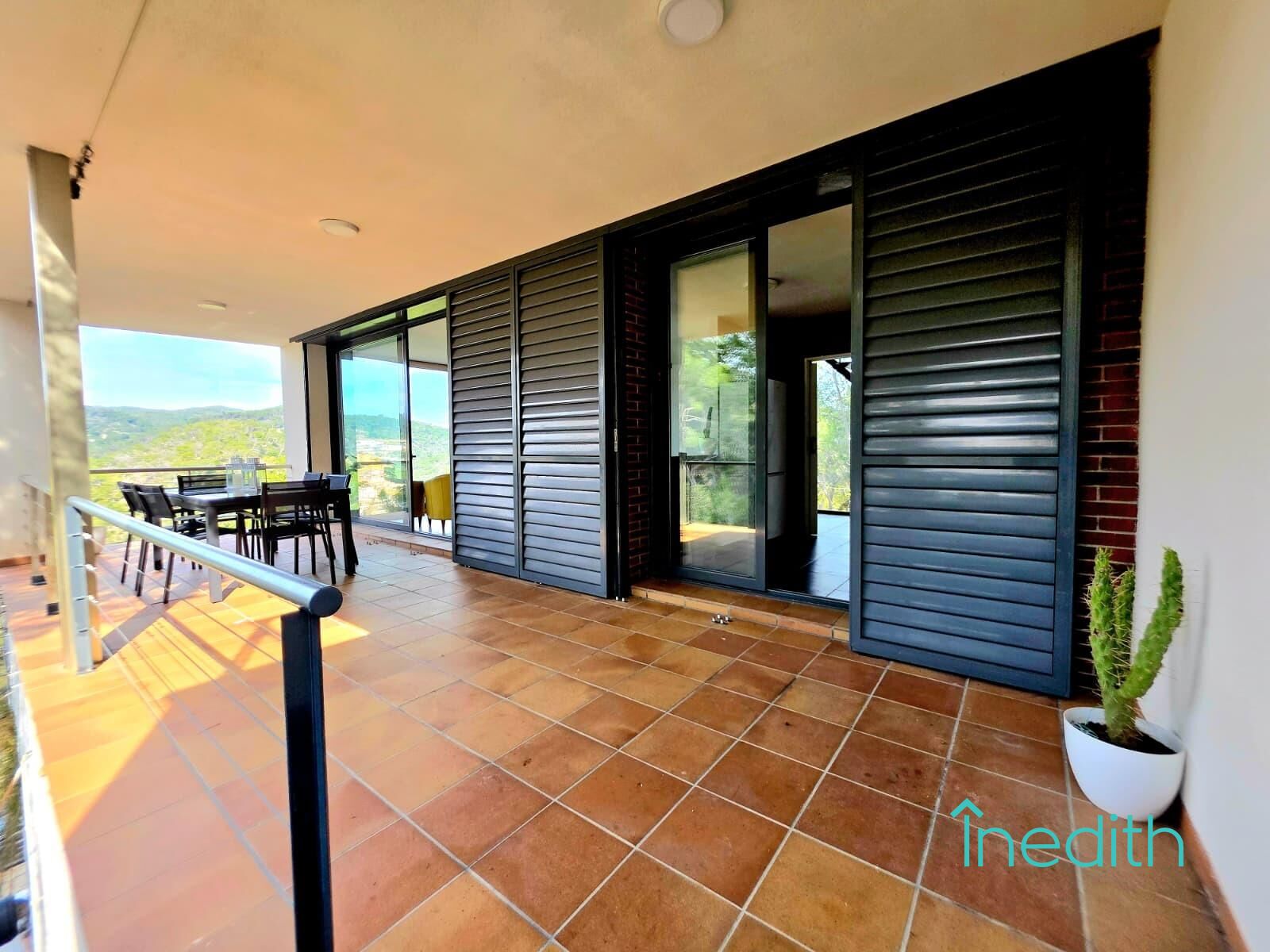 Preciosa casa de diseño en Cubelles rodeada de naturaleza y  - foto 5