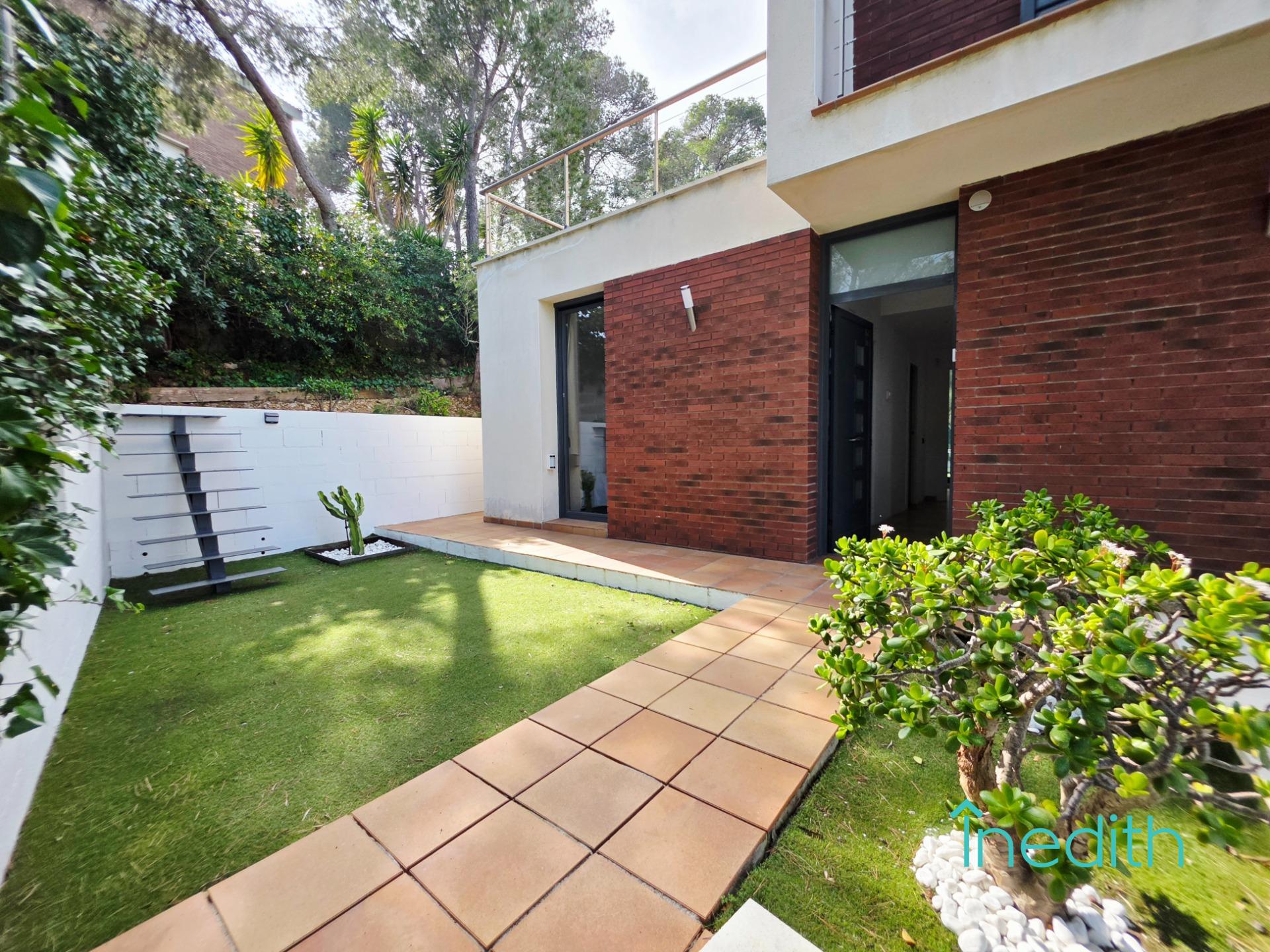 Preciosa casa de diseño en Cubelles rodeada de naturaleza y  - foto 12