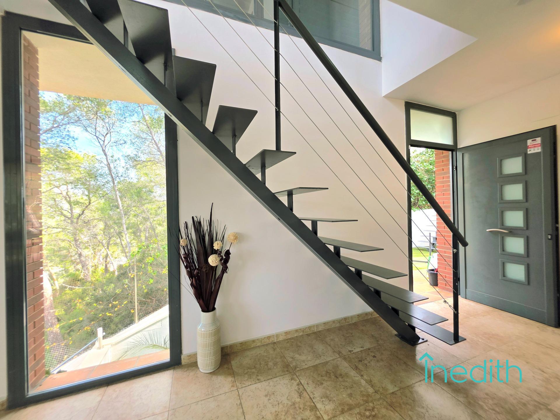 Preciosa casa de diseño en Cubelles rodeada de naturaleza y  - foto 13