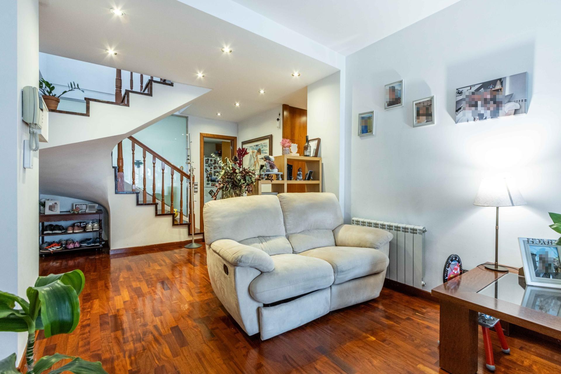 PISO DÚPLEX AL CENTRO DE SABADELL CON 2 PLAZAS DE PARKING Y  - foto 8