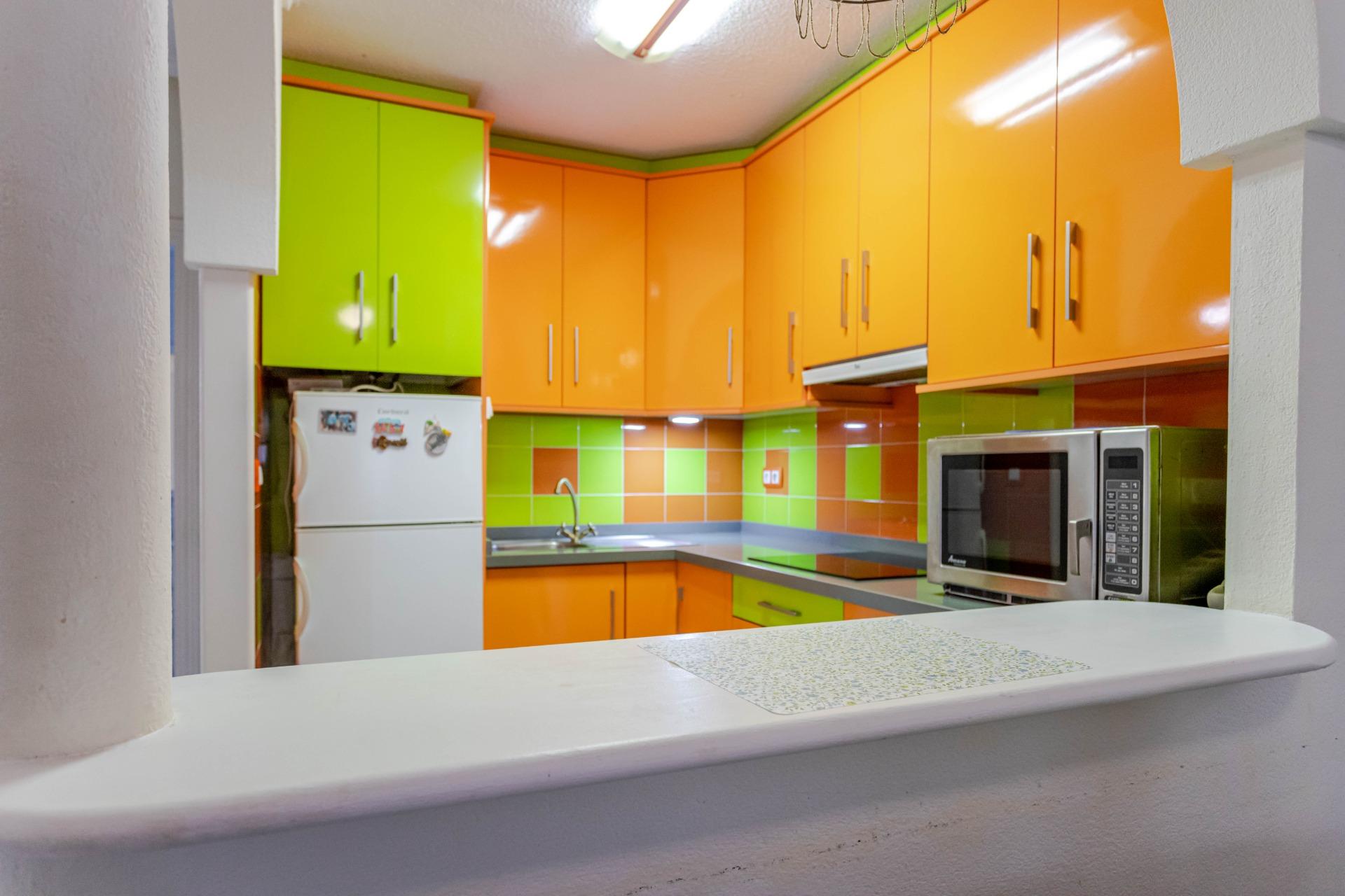 Bungalow en Planta Baja con Amplio Patio y Piscina Comunitar - foto 15