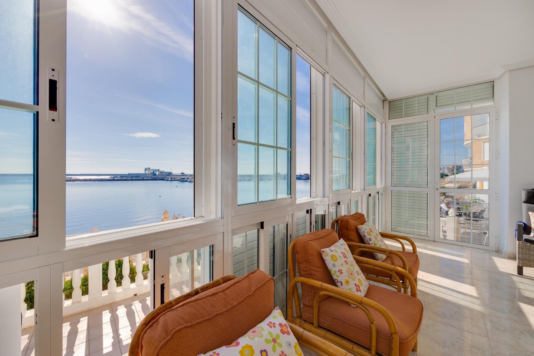 Primera línea con terraza de 38 m2 y vistas panorámicas en T - foto 12