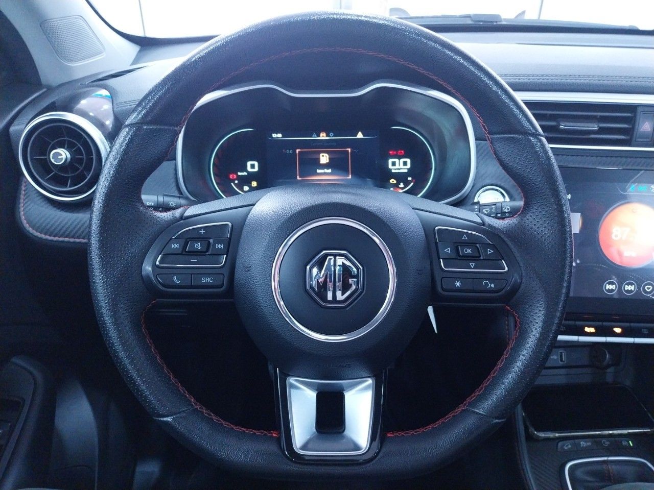 MG ZS 1.0T Luxury - foto 11