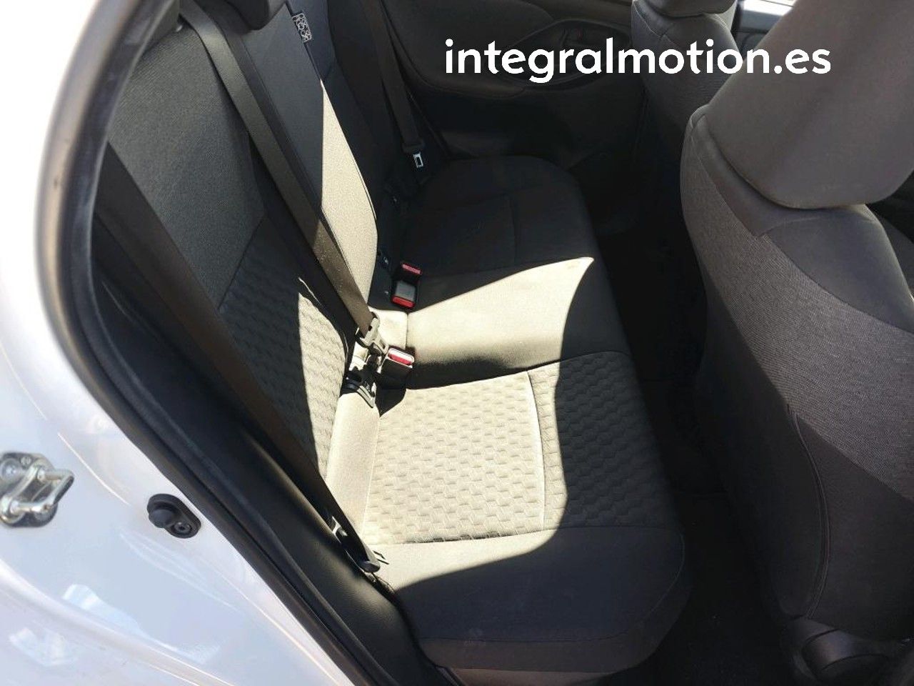 Toyota Yaris 1.5 120H Active Tech - foto 7