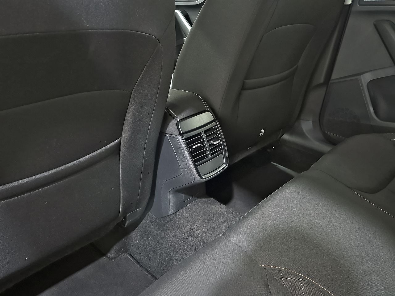 Skoda Kamiq 1.0 TSI 81kW (110CV) Ambition - foto 29