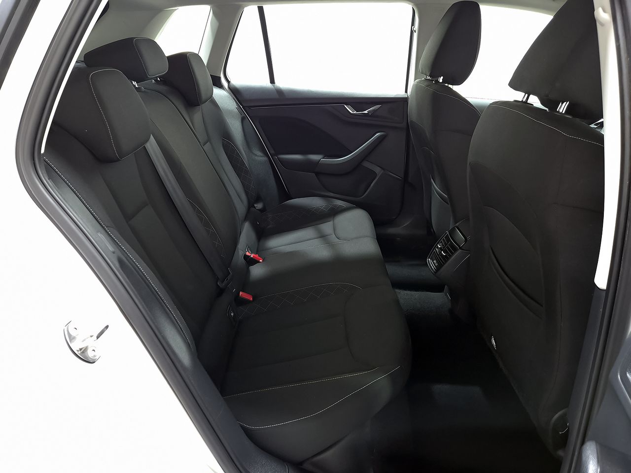 Skoda Kamiq 1.0 TSI 81kW (110CV) Ambition - foto 6