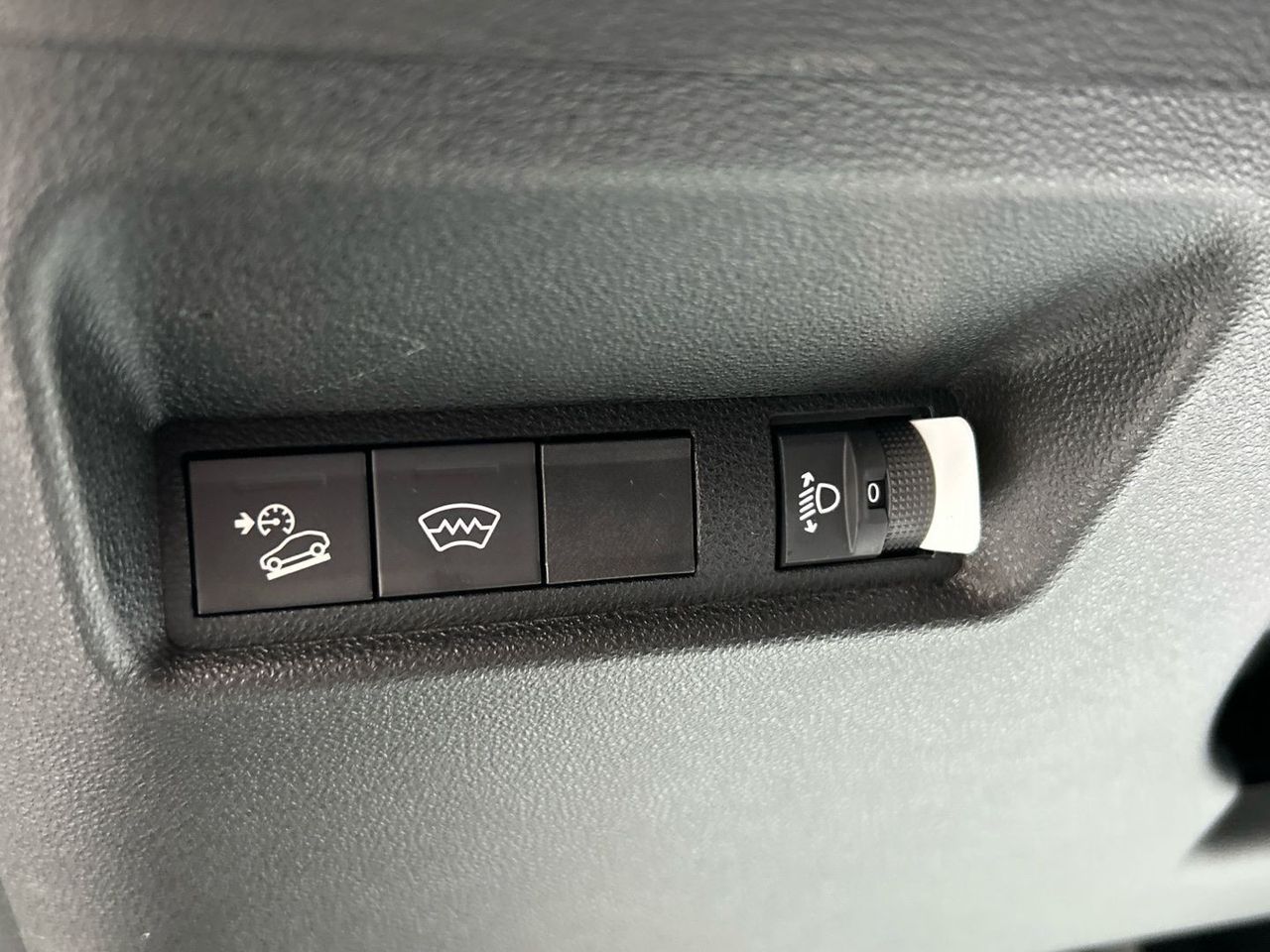 Jeep Avenger 1.2 eHybrid Summit 74 kW (100 CV) - foto 61