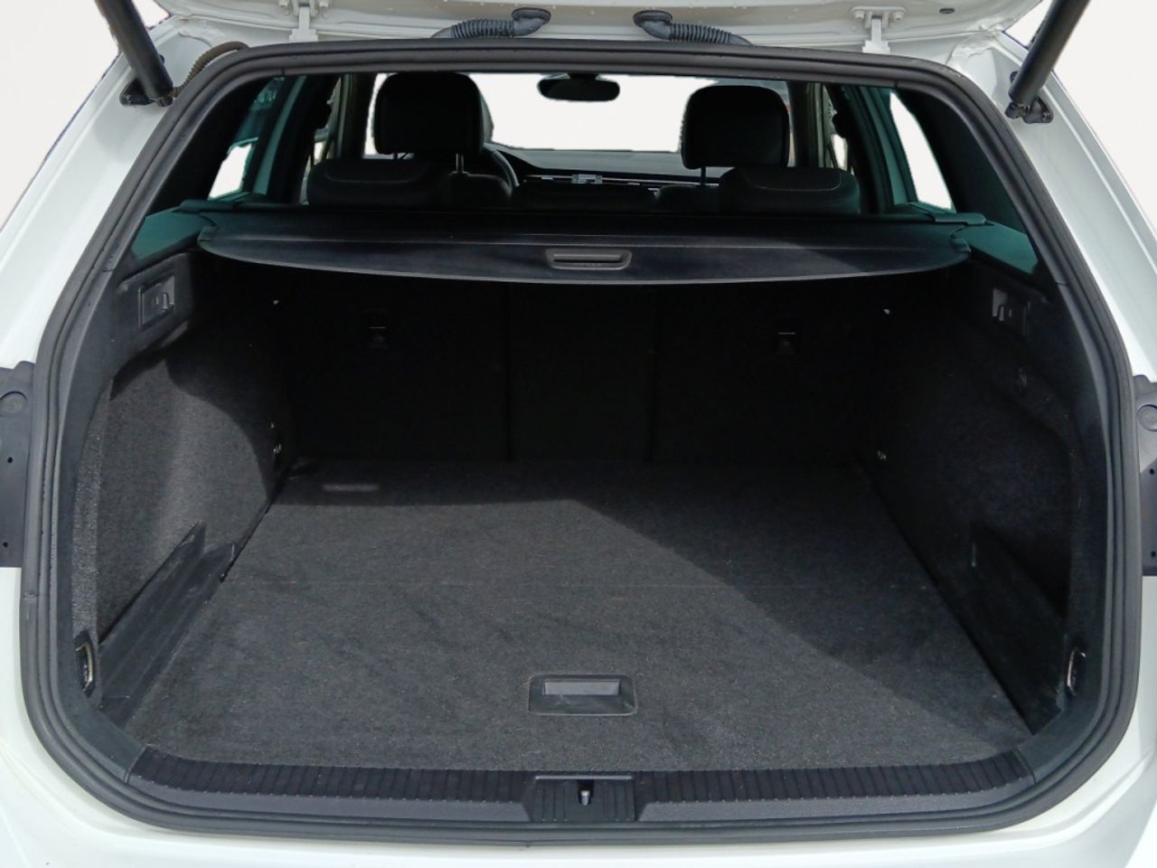 Volkswagen Passat Alltrack - foto 12