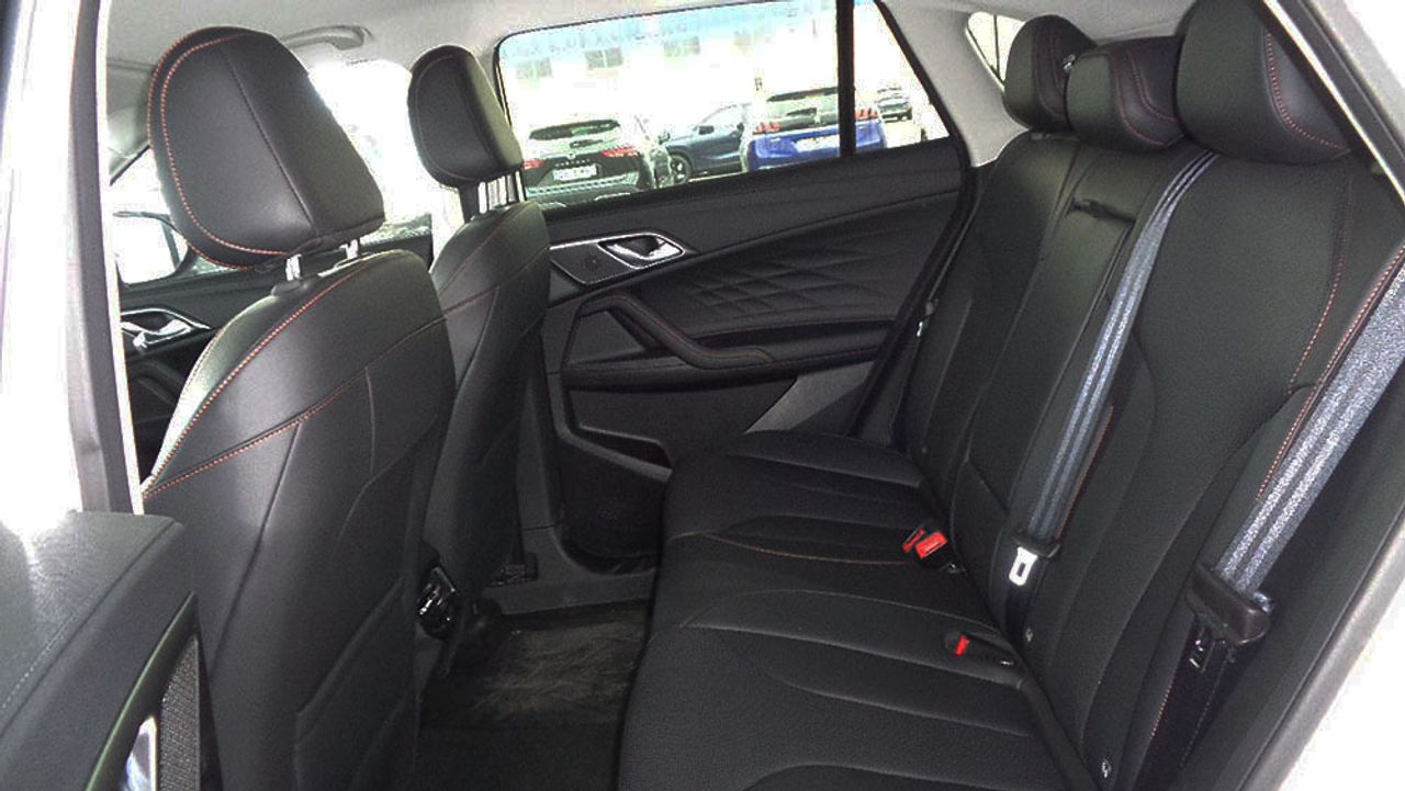 MG HS 1.5 LUXURY HYBRID - foto 6