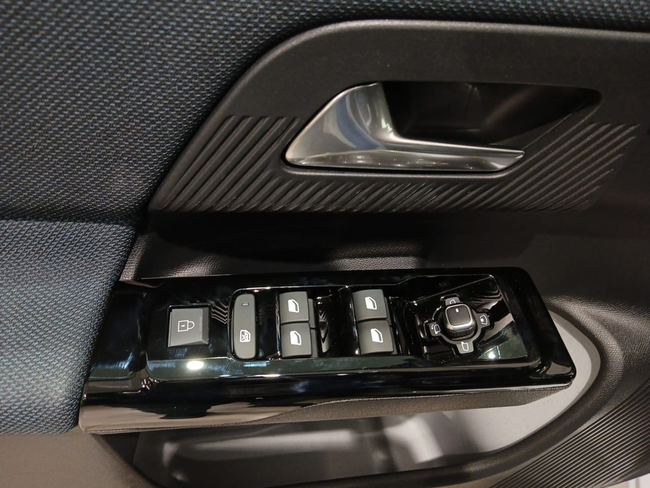 Citroën C5 Aircross Plug-in Hybrid 195CV Max - foto 22