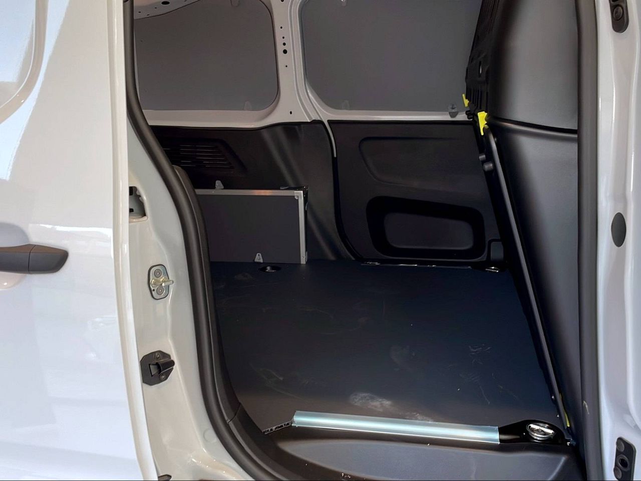 Fiat Doblò Furgón L1 BlueHDi 1.5 L 1000kg 130CV AT8 - - foto 14