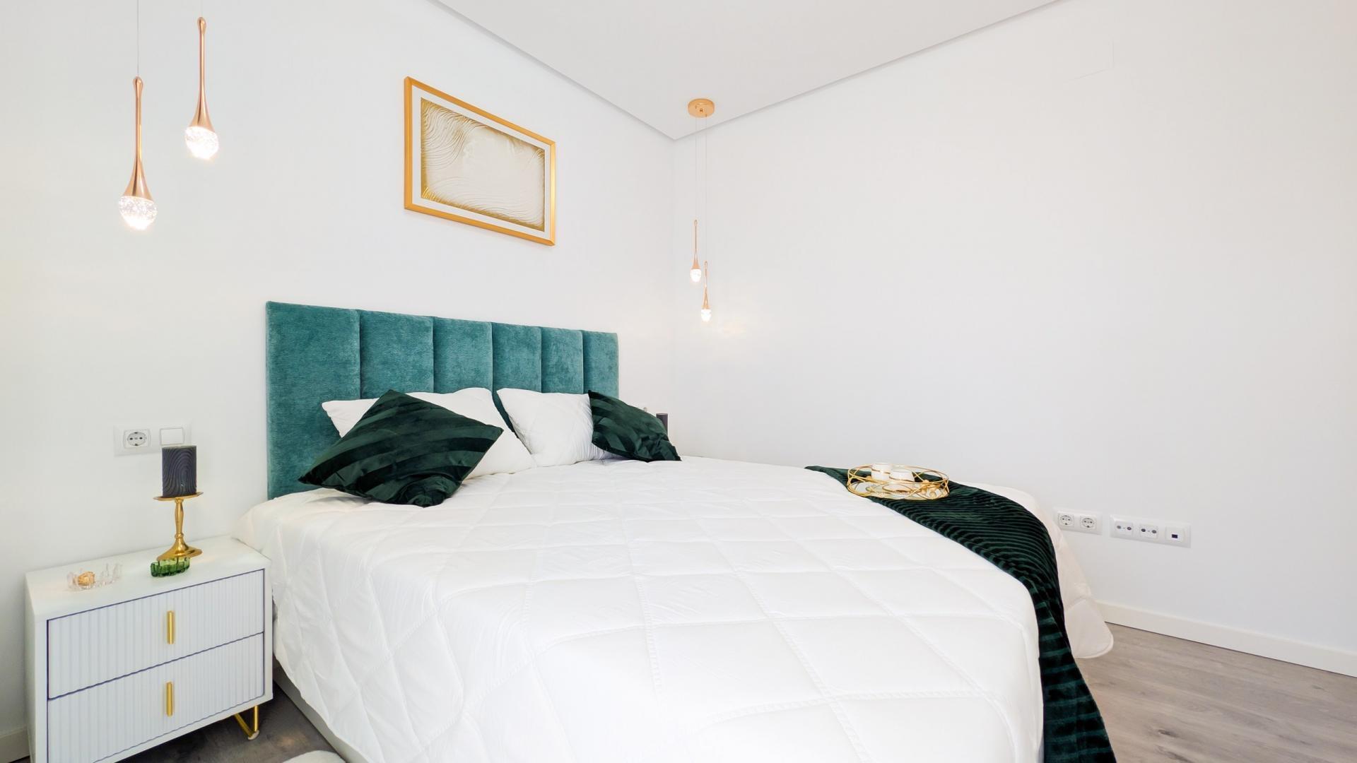 Ático dúplex con solarium privado y con vistas al mar en Los - foto 17