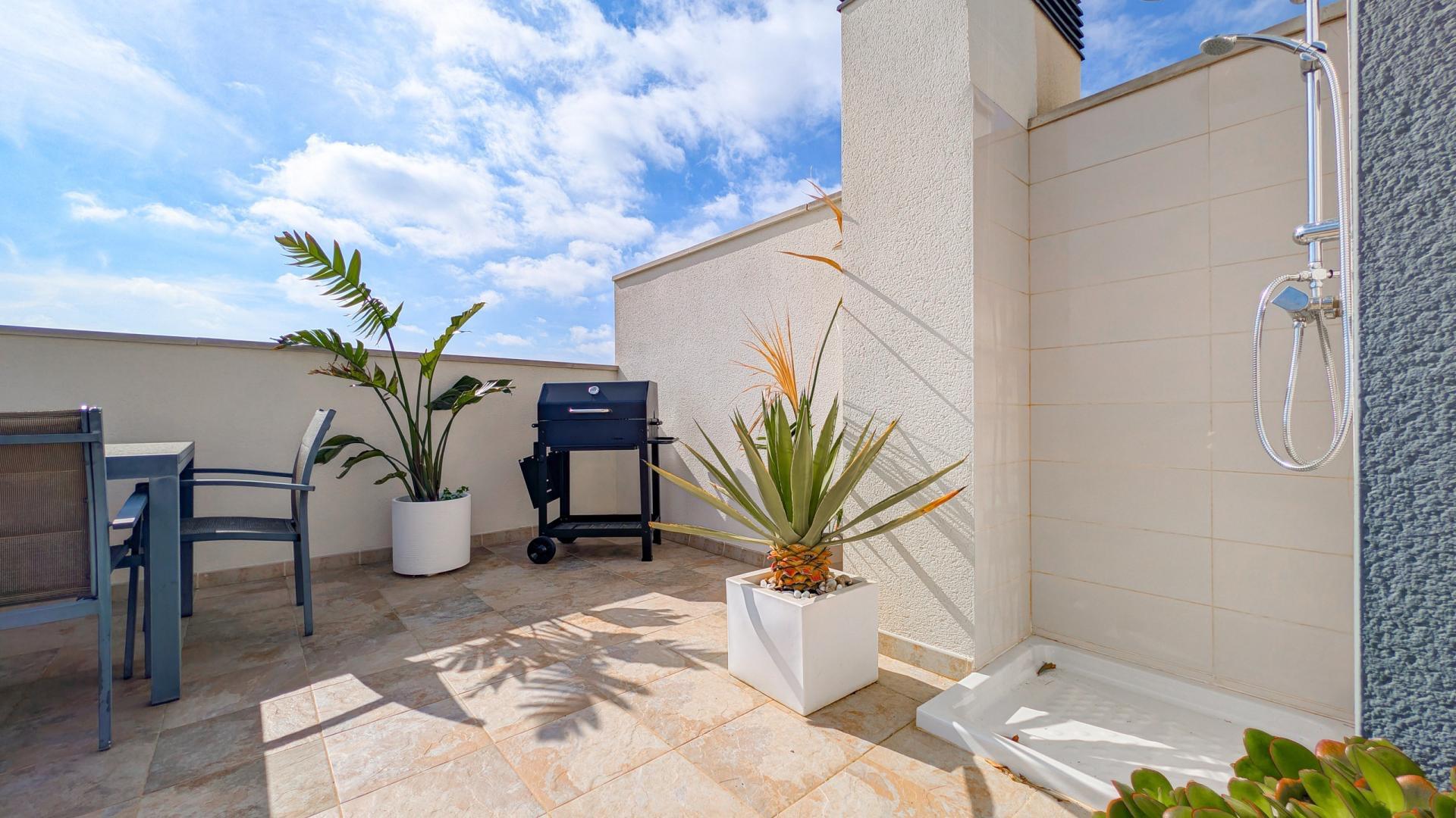 Ático dúplex con solarium privado y con vistas al mar en Los - foto 31