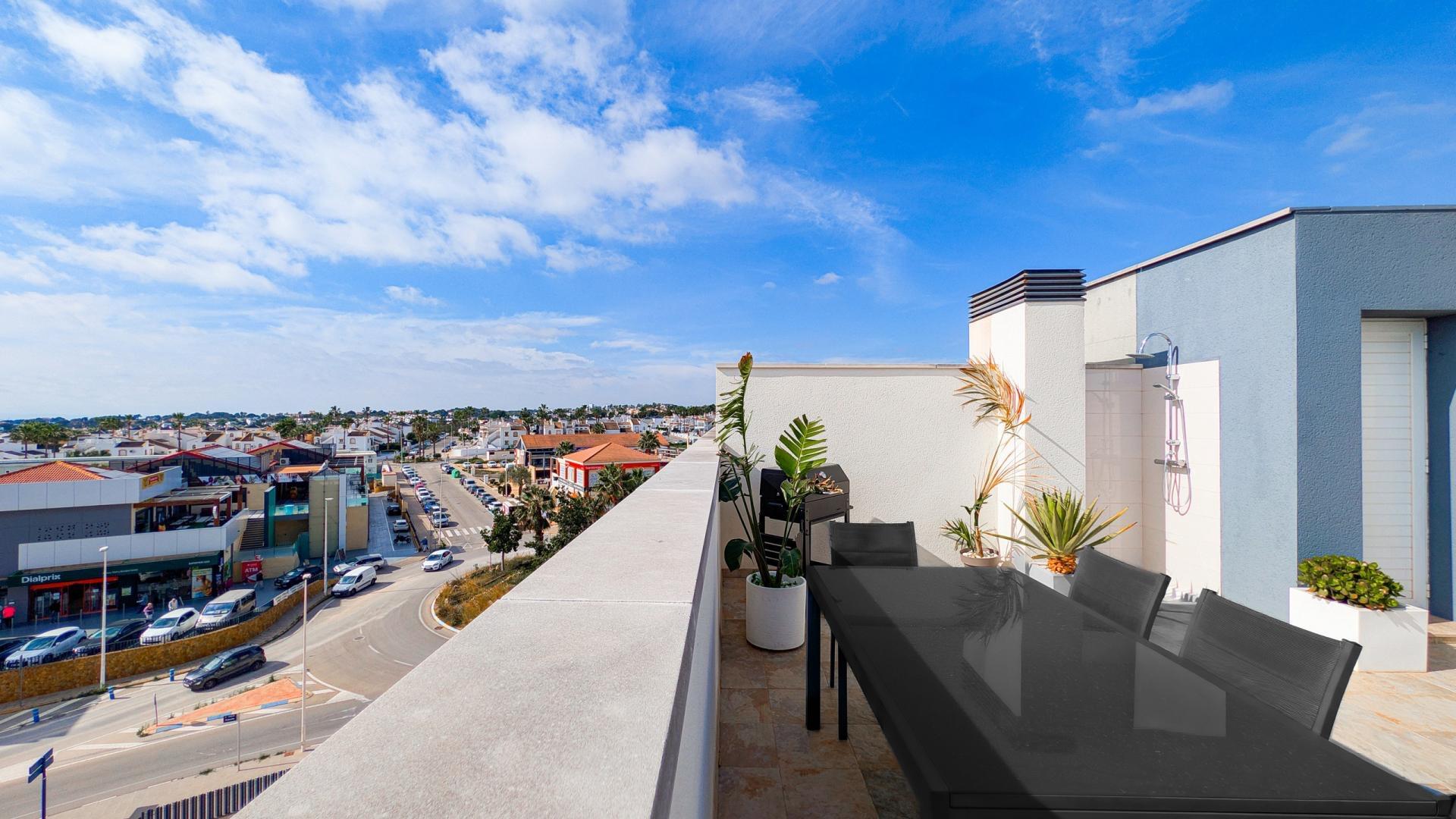 Ático dúplex con solarium privado y con vistas al mar en Los - foto 32