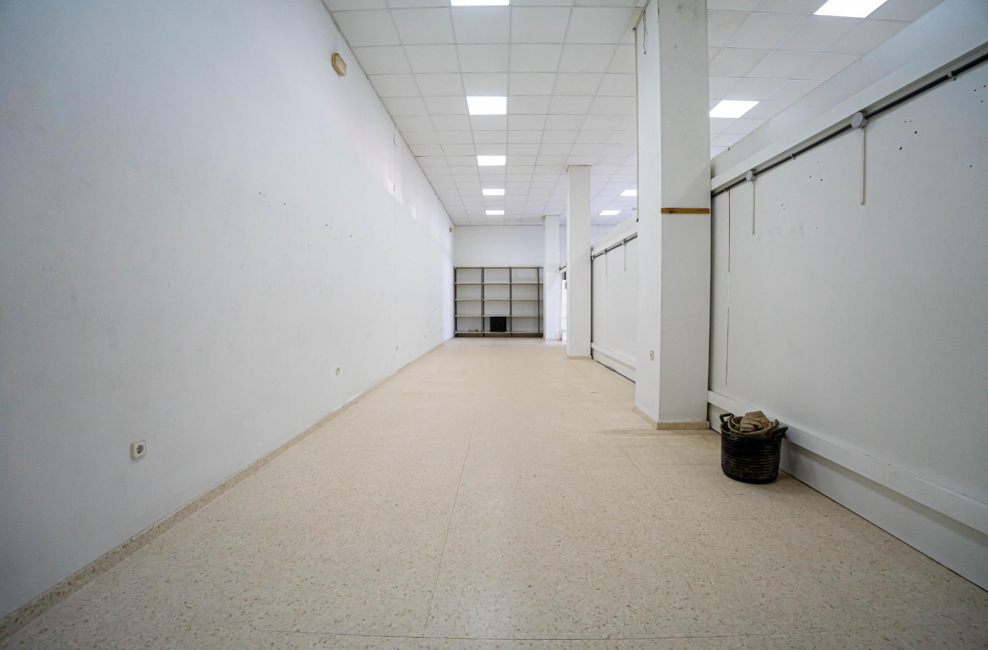 LOCAL COMERCIAL CON EXCELENTE ubicación EN ALCALA DEL RIO - foto 17