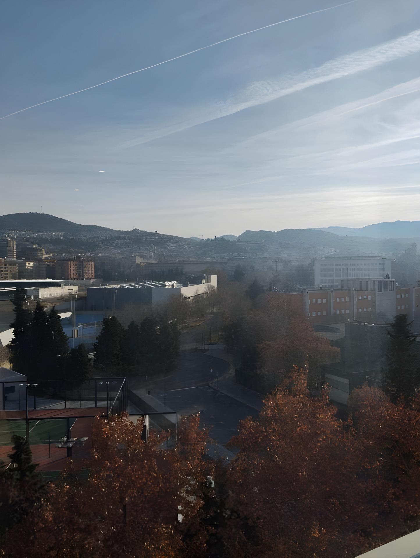Luminoso Estudio con Vistas en Planta 7ª | Junto a Facultad  - foto 4