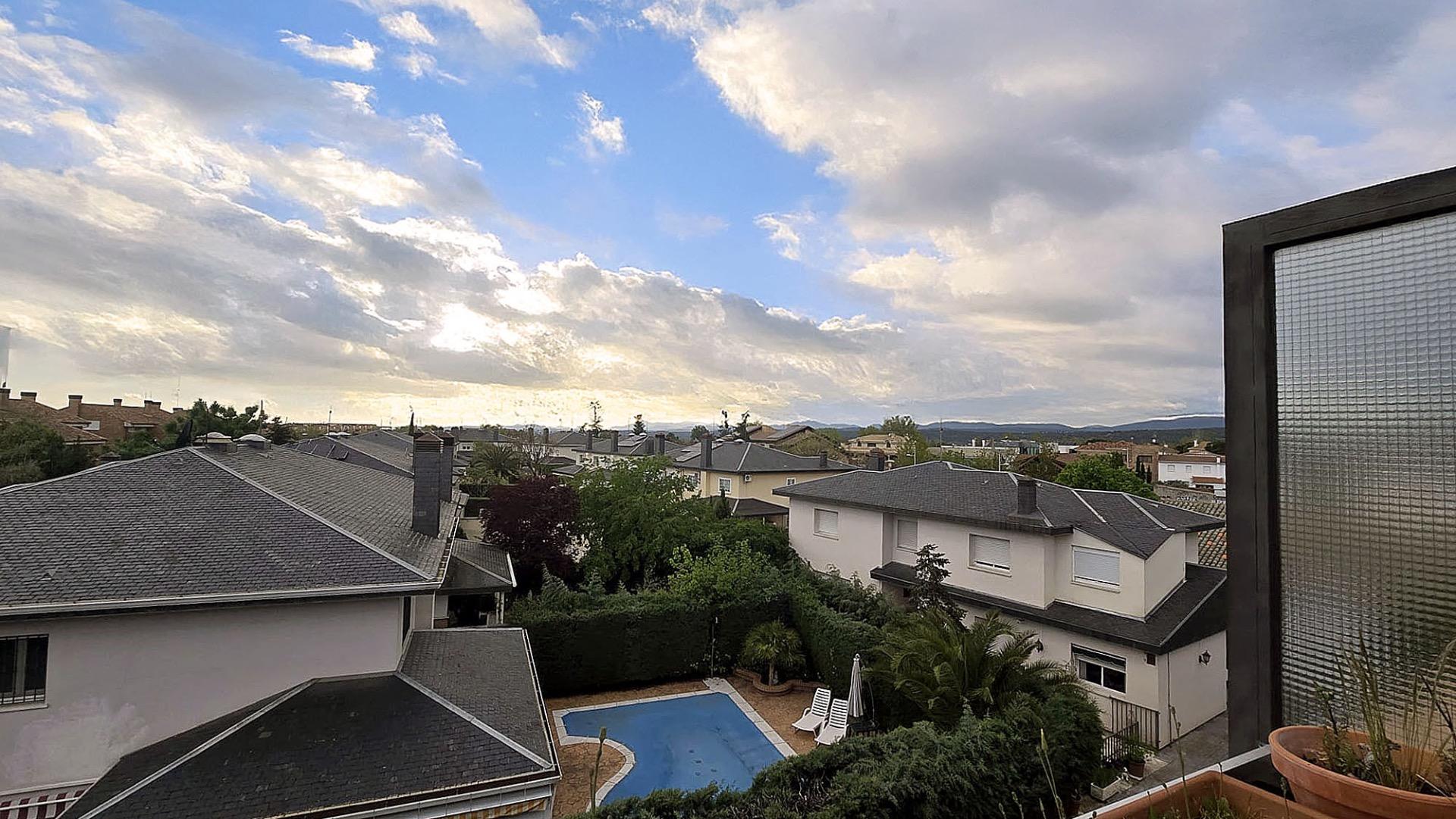 ¡ESTUDIANTES! EN ALQUILER PISO DE DOS DORMITORIOS, DOS BAÑOS - foto 4